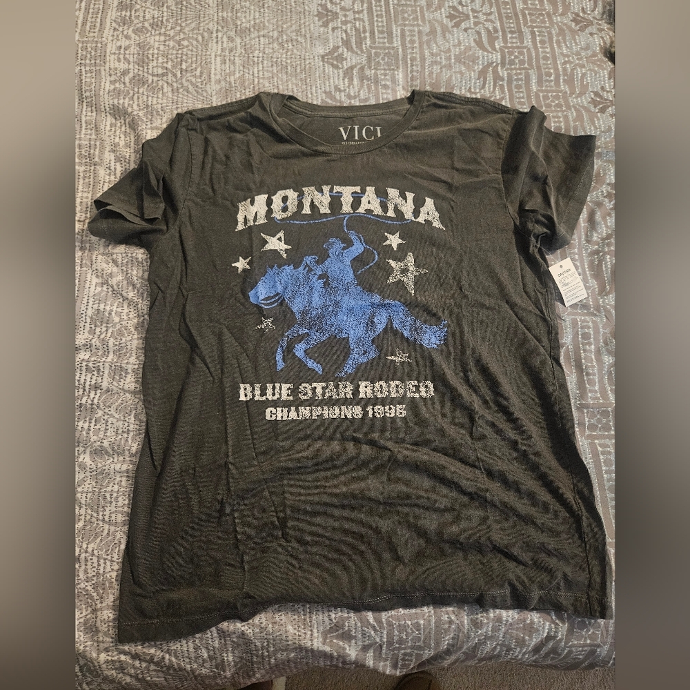 NWT Vici Blue Star Rodeo Graphic Tee